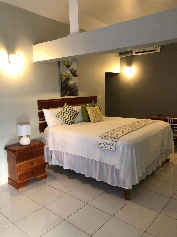 Airport Beach Hotel Montego Bay Zewnętrze zdjęcie